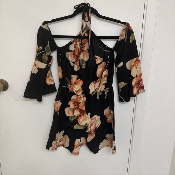 Floral Off-Shoulder Mini Romper - Picture 2 of 4